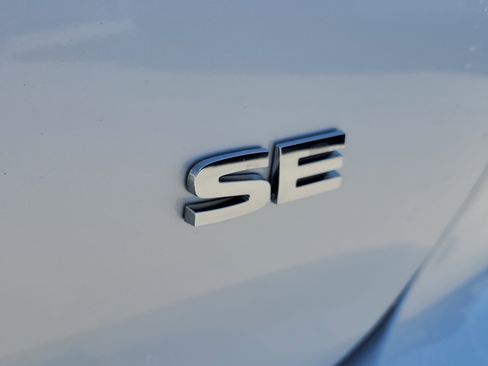 Used 2024 Mitsubishi Outlander AWD image 6