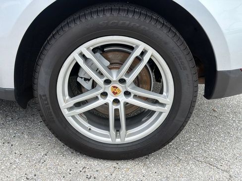 Used 2015 Porsche Macan S AWD/4WD image 10