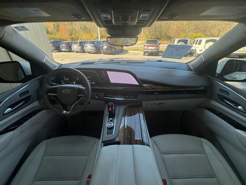 Used 2022 Cadillac Escalade Sport Platinum w/ LPO, ONYX Package image 64