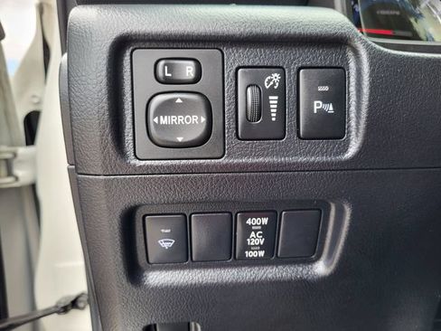 Used 2018 Toyota 4Runner Limited AWD/4WD image 22