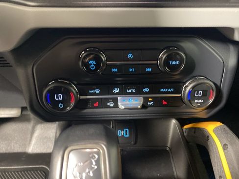 Used 2023 Ford Bronco Badlands w/ Sasquatch Package AWD/4WD image 20