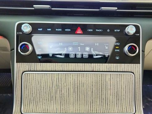 Used 2025 Genesis GV80 3.5T Prestige image 50