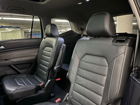 Used 2022 Volkswagen Atlas SEL Premium image 23