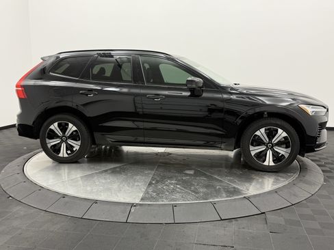 Used 2025 Volvo XC60 T8 Core w/ Protection Package Premier AWD/4WD image 8