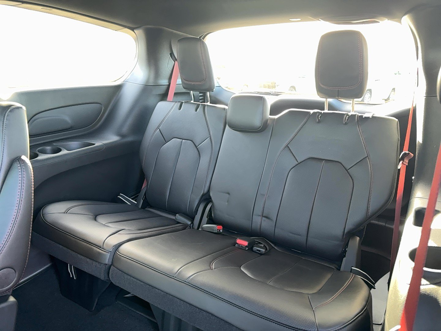 New 2027 Chrysler Pacifica Select AWD/4WD image 11