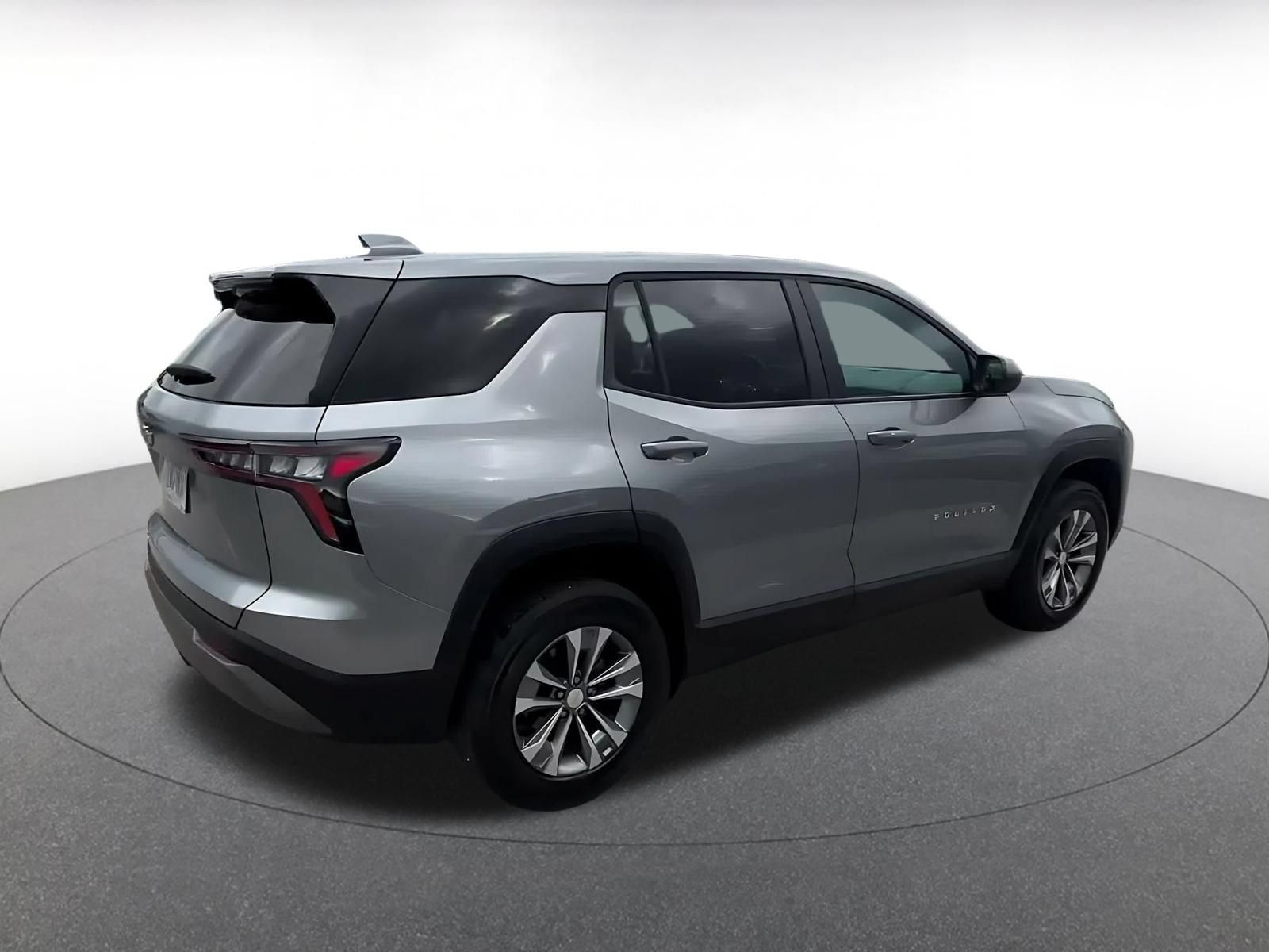 Used 2025 Chevrolet Equinox LT FWD image 14