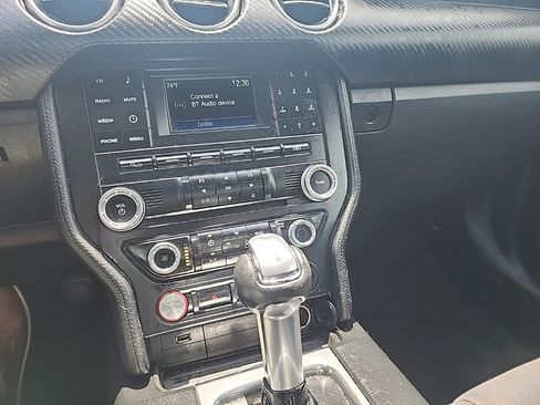 Used 2018 Ford Mustang Coupe RWD image 10