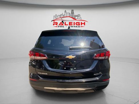 Used 2022 Chevrolet Equinox LT w/ Driver Convenience Package image 9