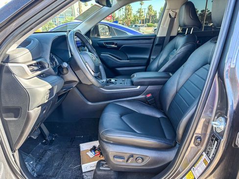 Certified 2024 Toyota Highlander XLE AWD/4WD image 20