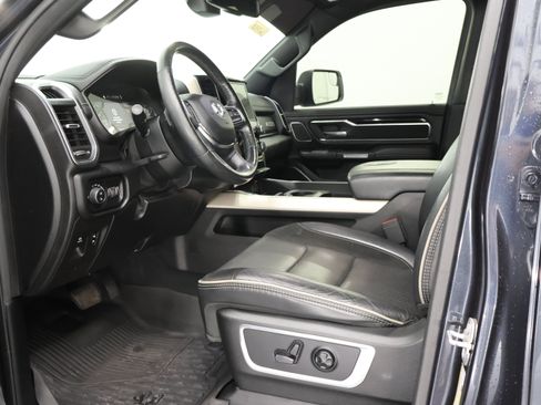 Used 2019 RAM 1500 Laramie AWD/4WD image 8