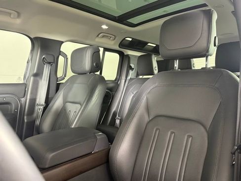 Used 2020 Land Rover Defender 110 First Edition image 5