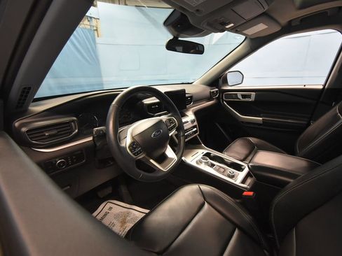 Used 2023 Ford Explorer XLT w/ Equipment Group 202A image 2