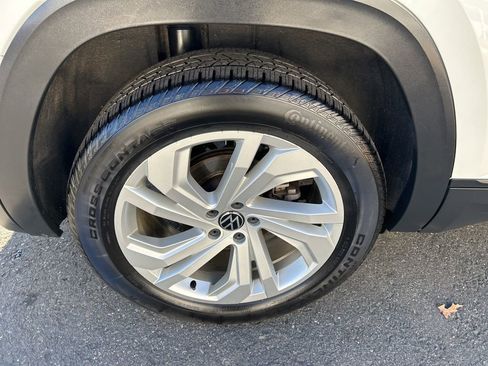 Used 2021 Volkswagen Atlas SE w/ Panoramic Sunroof Package image 9