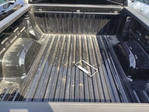 Used 2025 Chevrolet Silverado 1500 LT image 11