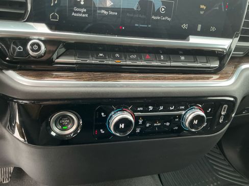 Used 2022 GMC Sierra 1500 SLE image 25