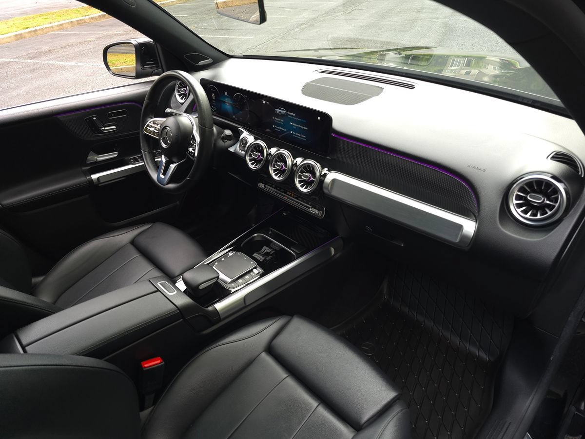 Used 2023 Mercedes-Benz EQB 300 4MATIC w/ Pinnacle Package image 22