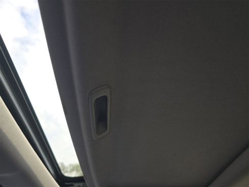 Used 2017 Honda CR-V Touring image 31