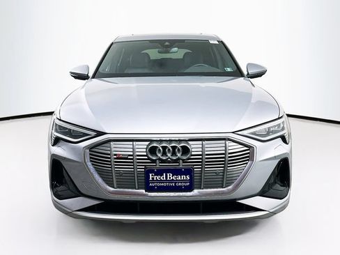 Used 2023 Audi e-tron Premium Plus w/ Premium Plus Package AWD/4WD image 2