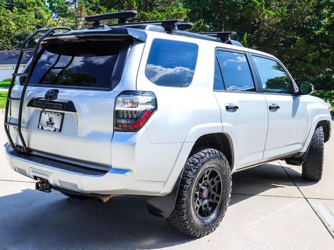 Used 2020 Toyota 4Runner Venture w/ Moonroof Package AWD/4WD image 20