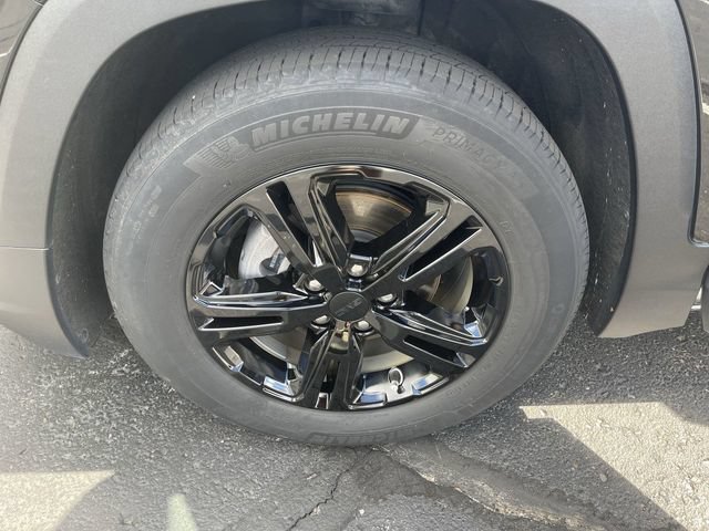 Used 2023 GMC Terrain SLE w/ Driver Convenience Package FWD image 32