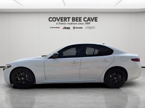 Used 2021 Alfa Romeo Giulia Sprint w/ Nero Edizione image 5