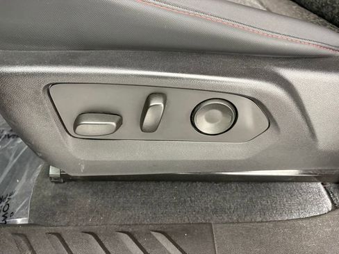 Used 2023 Chevrolet Colorado Z71 w/ Z71 Convenience Package 2 image 15