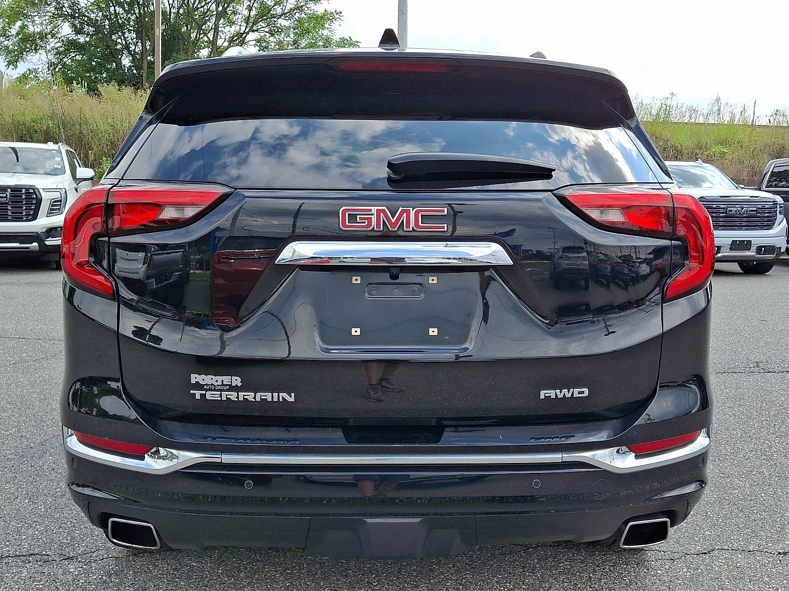 Used 2018 GMC Terrain Denali w/ Advanced Safety Package AWD/4WD image 5