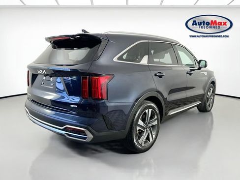 Used 2023 Kia Sorento SX Prestige w/ Panoramic Sunroof Package AWD/4WD image 2