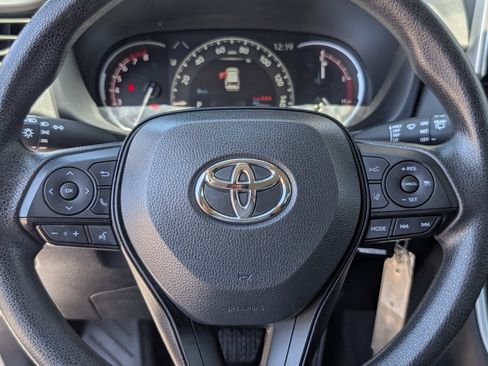 Used 2025 Toyota RAV4 LE AWD/4WD image 18