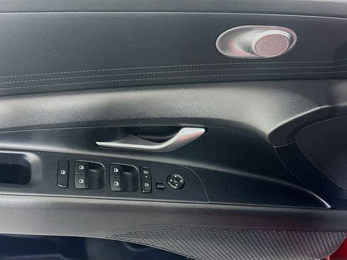 Used 2024 Hyundai Elantra SEL image 15