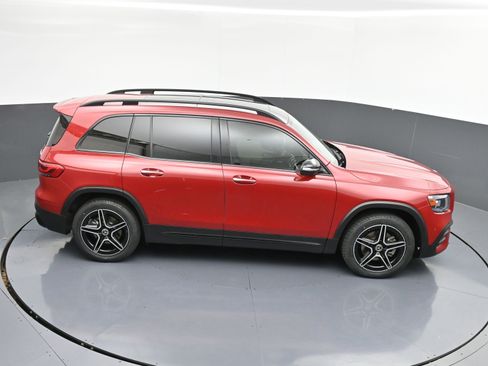 Used 2023 Mercedes-Benz GLB 250 image 31