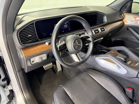 Used 2024 Mercedes-Benz GLS 450 4MATIC image 29