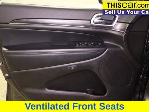 Used 2020 Jeep Grand Cherokee Limited w/ Luxury Group II image 32