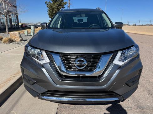 Used 2017 Nissan Rogue SV w/ SV Premium Package image 6