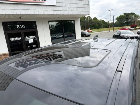 Used 2025 Toyota Tacoma Limited AWD/4WD image 13