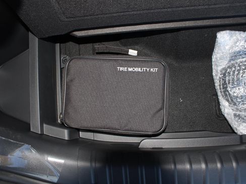 New 2025 Kia Niro EX w/ EX Cold Weather Package image 11