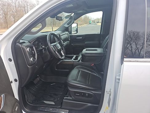 Used 2020 GMC Sierra 2500 Denali w/ Denali Ultimate Package image 16