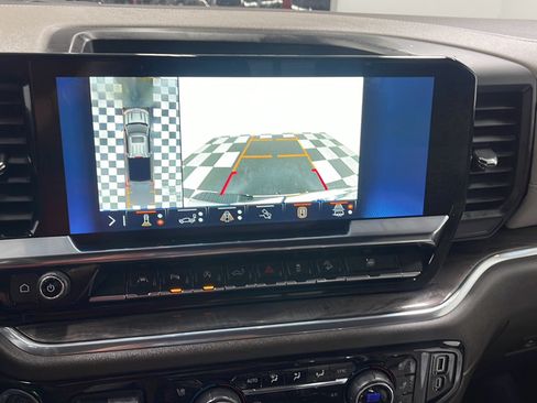 Used 2025 Chevrolet Silverado 1500 LTZ AWD/4WD image 10