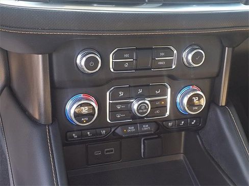 Used 2023 GMC Yukon AT4 w/ Technology Package image 9