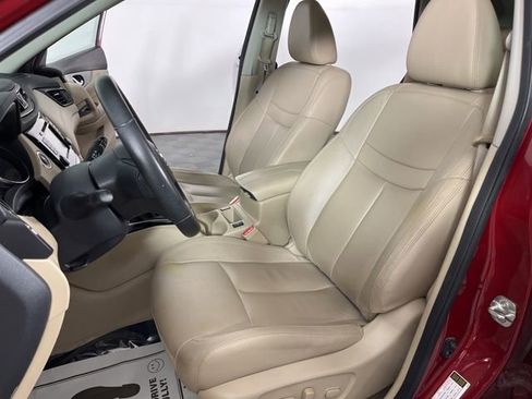 Used 2019 Nissan Rogue SL w/ Premium Package image 18