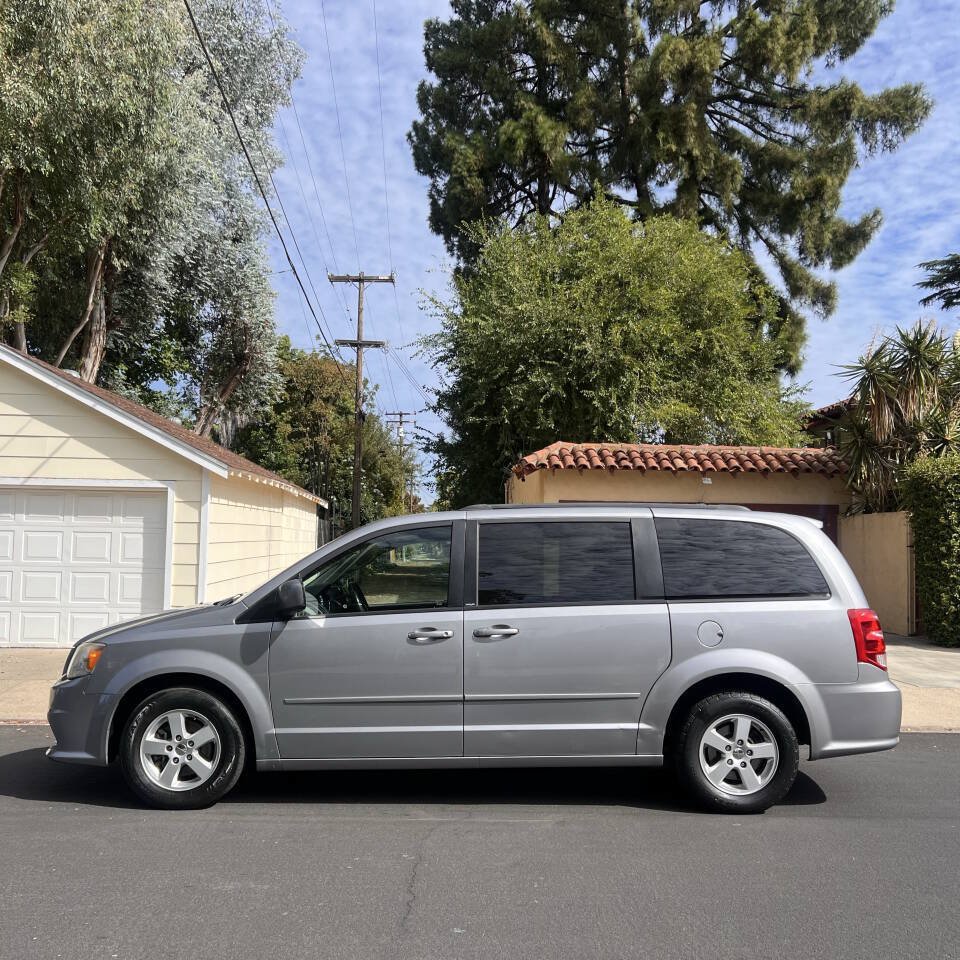 Used 2013 Dodge Grand Caravan SXT FWD image 6