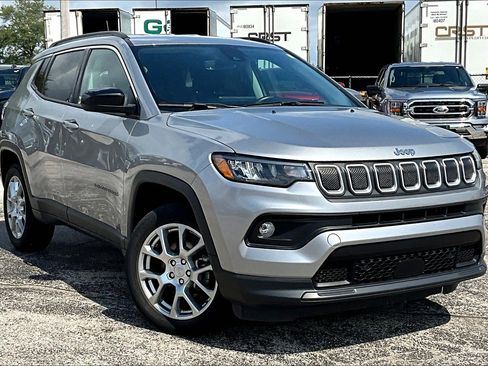 Used 2022 Jeep Compass Latitude image 38