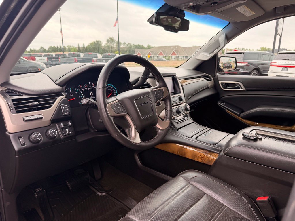Used 2017 GMC Yukon XL Denali w/ Open Road Package AWD/4WD image 22
