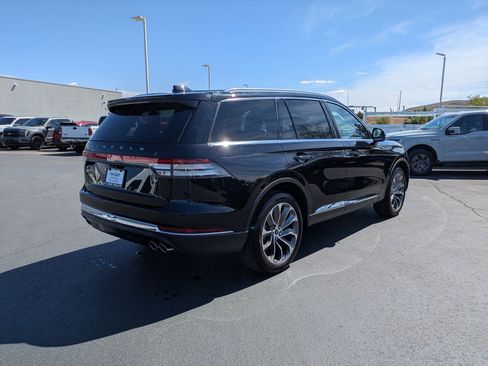 Used 2025 Lincoln Aviator Reserve w/ Illumination Package AWD/4WD image 3