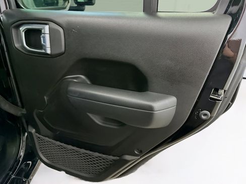 Used 2024 Jeep Wrangler Sport S image 30