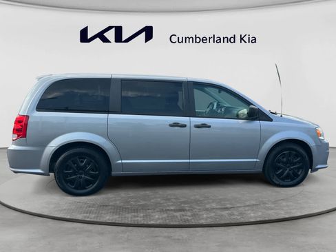 Used 2019 Dodge Grand Caravan SE w/ UConnect Hands-Free Group FWD image 6