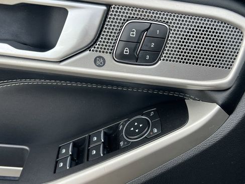 Used 2022 Ford Explorer Limited w/ Equipment Group 301A image 17