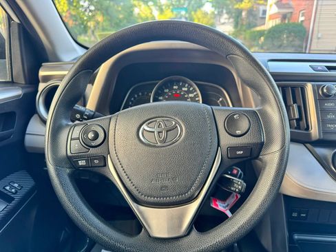 Used 2013 Toyota RAV4 LE AWD/4WD image 12