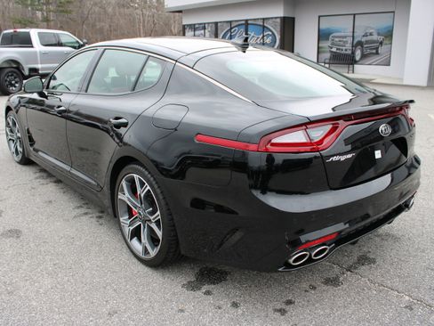 Used 2018 Kia Stinger GT1 image 8