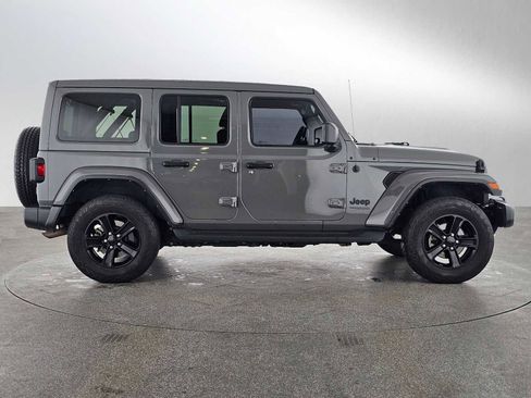 Used 2021 Jeep Wrangler Unlimited Sahara image 3